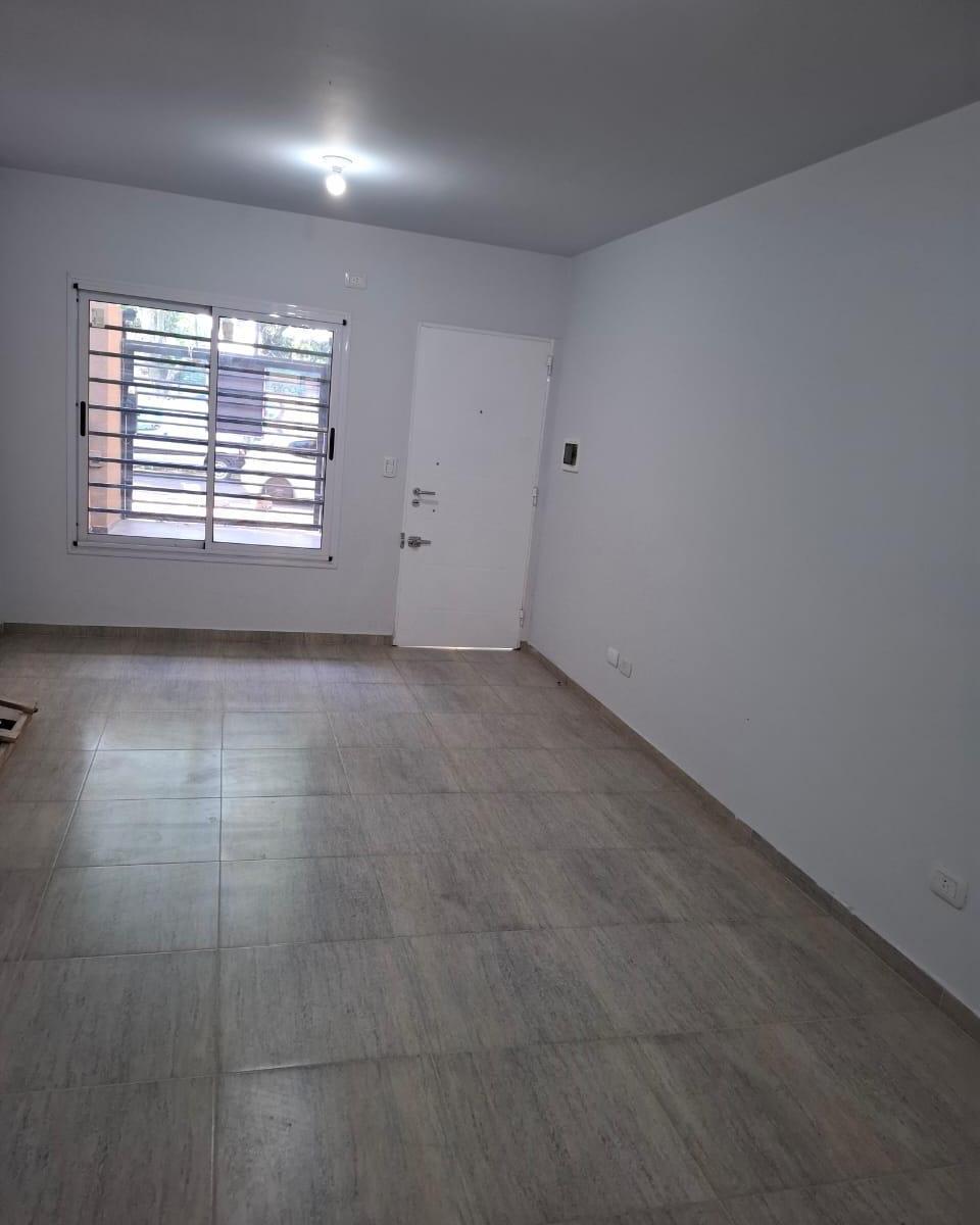 Vn - Apto Credito Departamento 2 Ambientes a Estrenar con Cochera y Patio 1