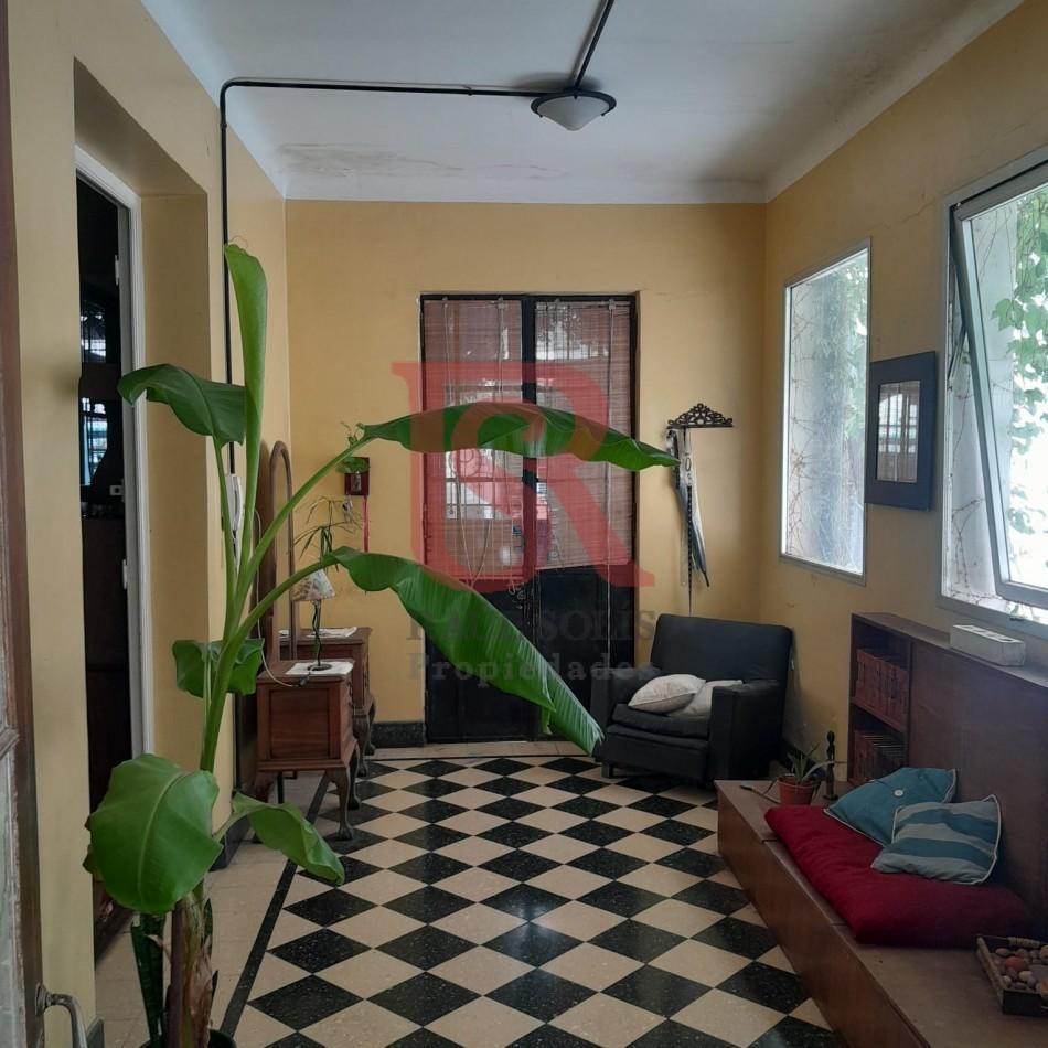 DN - Excelente casa en venta!!! Inmejorable ubicacion Amplia propiedad, sobre un terreno de 8,66 x 3