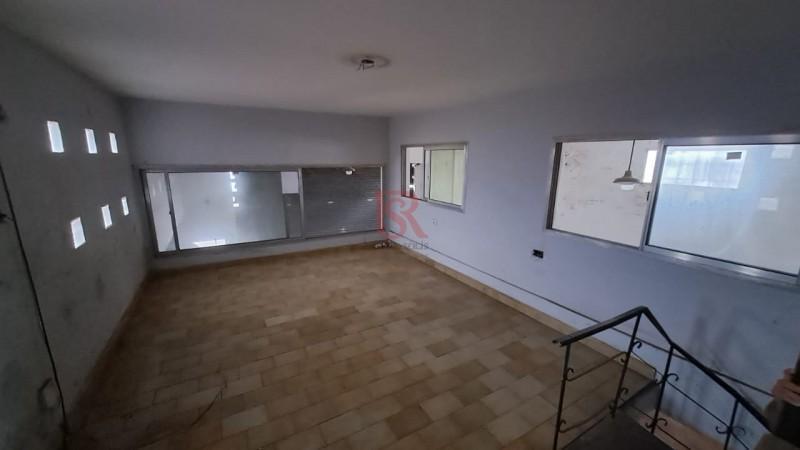 Gz Venta Galpón Desarrollado en Esquina 2