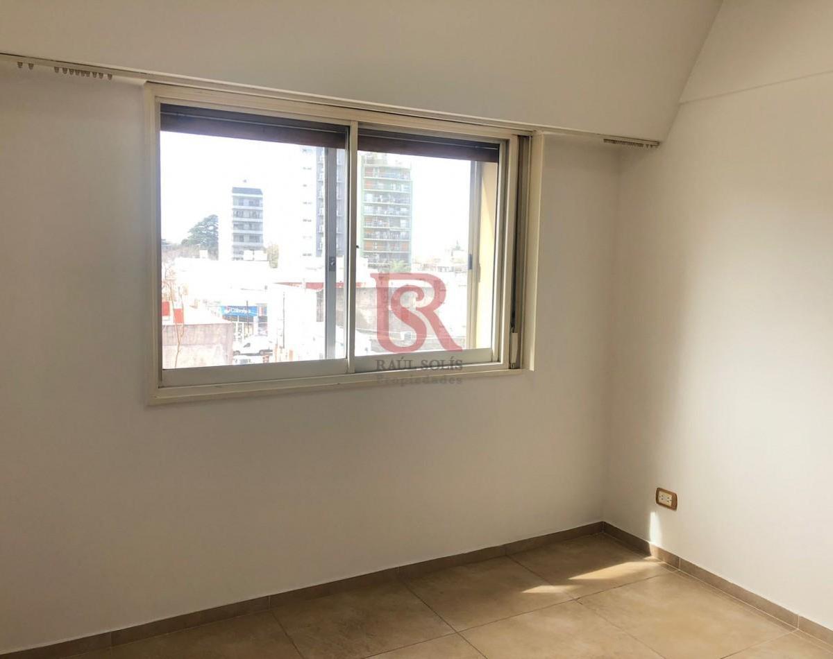Am. Departamento Venta Tres Ambientes con Cochera y Baulera - Quilmes. 4