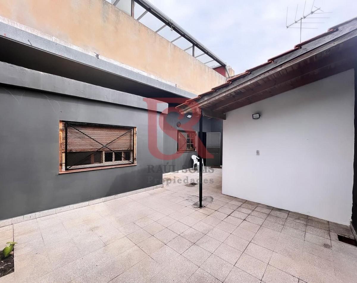 GV- Casa con amplio local en venta!