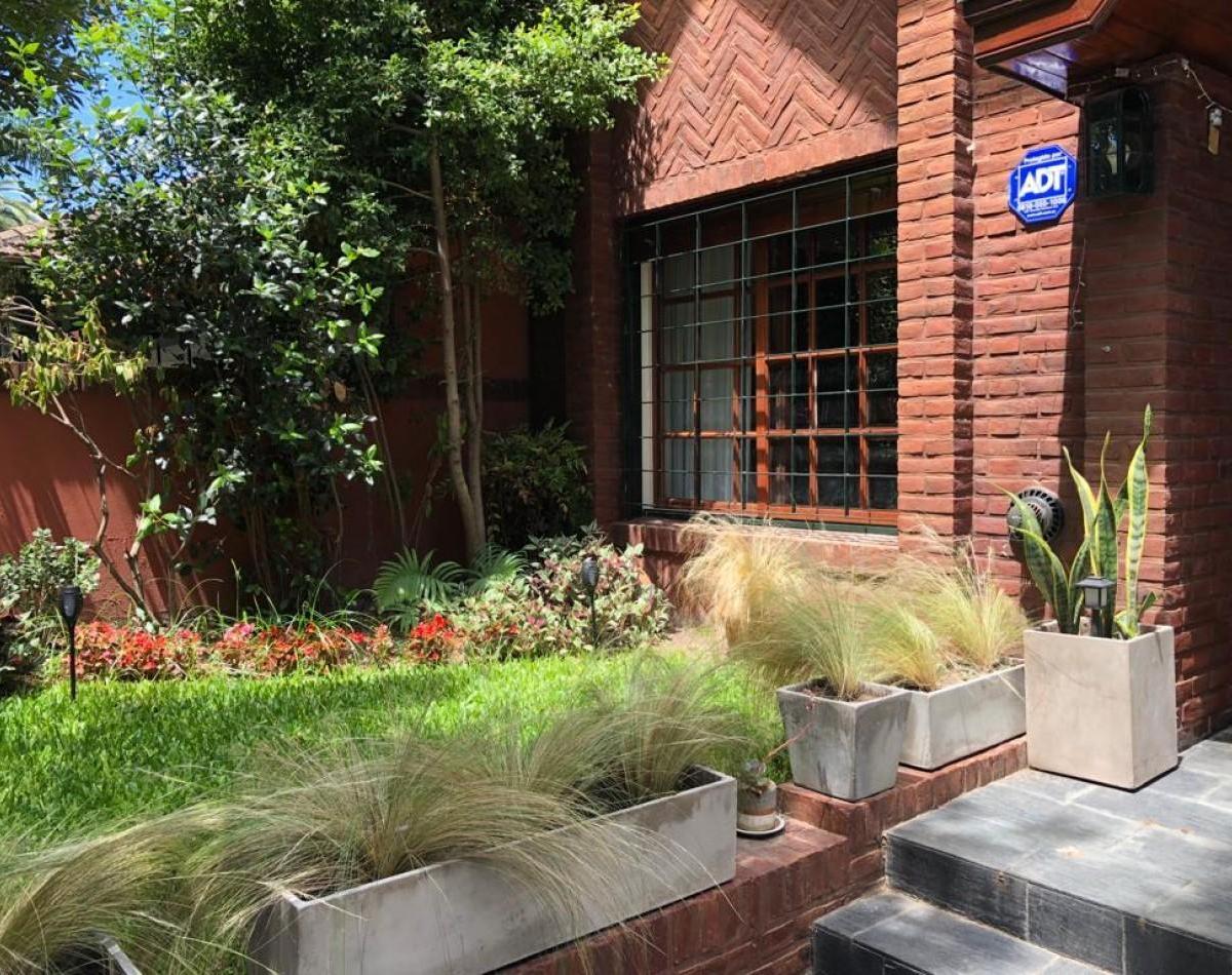 Am. Espectacular Casa Venta en Zona Residencial de Quilmes 2