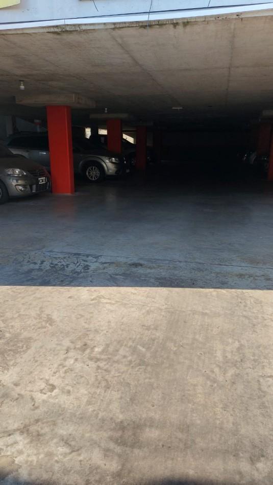 Cochera en Parking Paz Aj, Permuta por Vehiculo 5