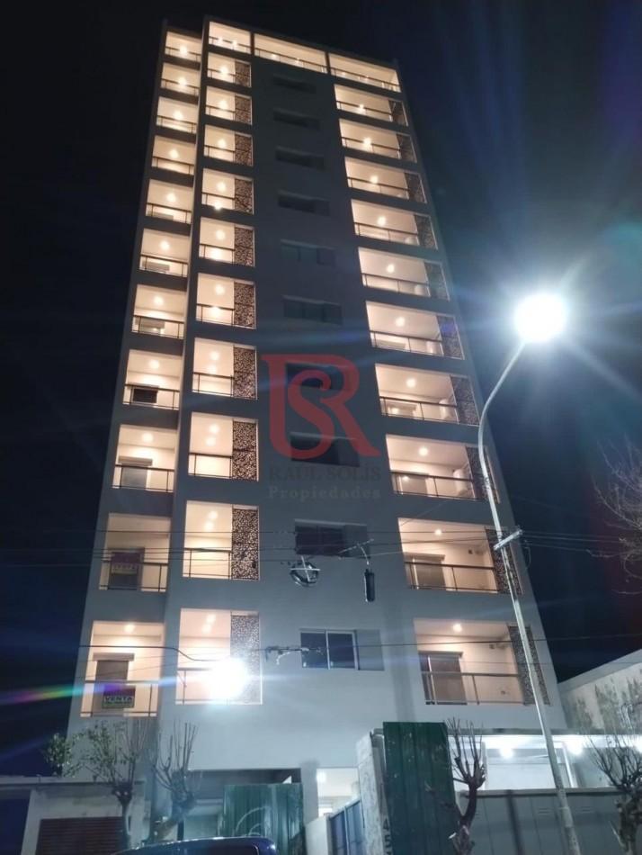 Am - Departamento en Venta de 3 Ambientes - Cochera y Piscina en Berazategui 1