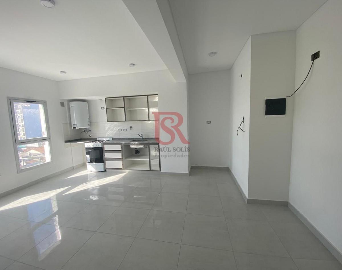 Am - Departamento en Venta de 3 Ambientes - Cochera y Piscina en Berazategui 3