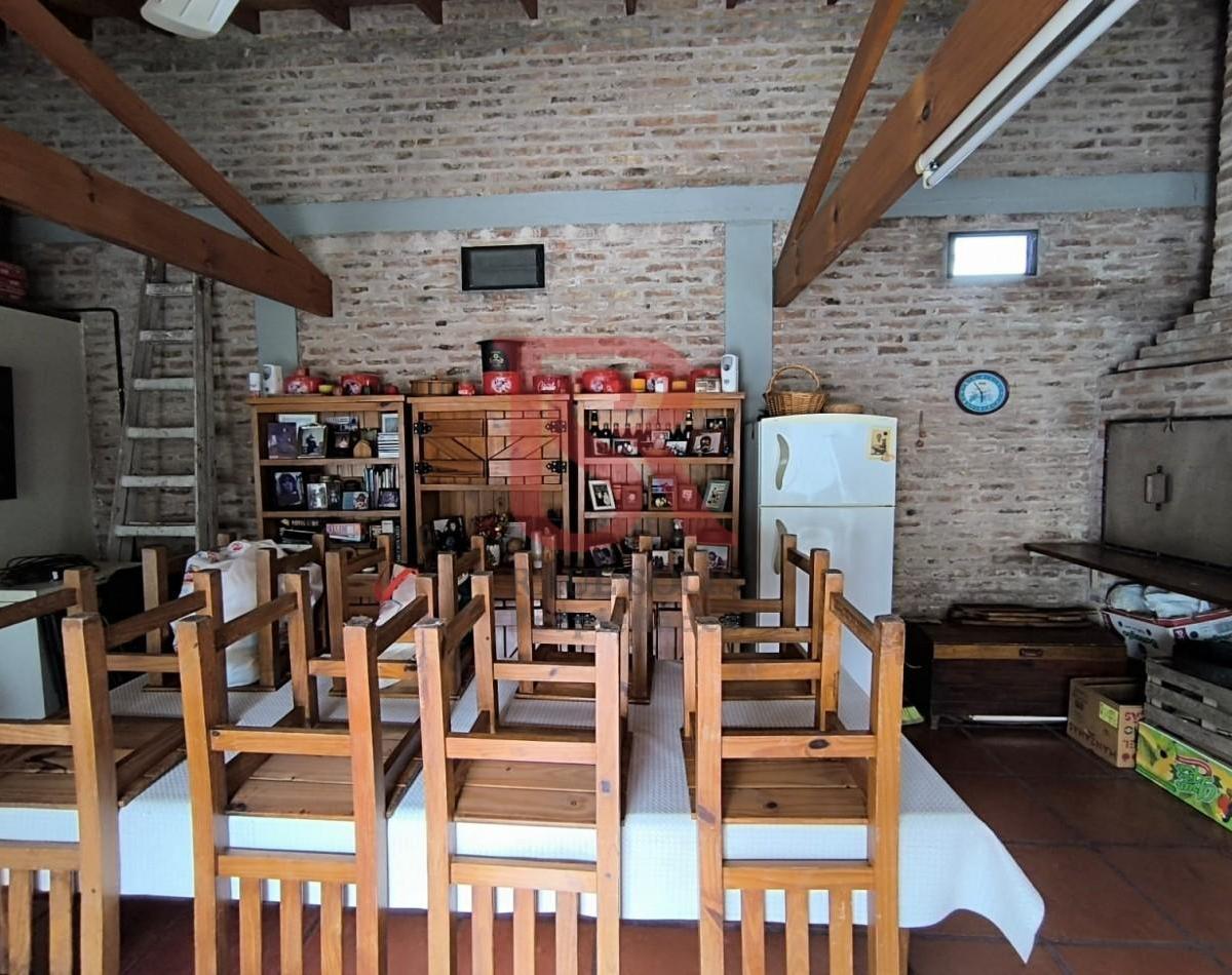 Lp - Hermosa Casa 4 Ambientes con Quincho, Pileta y Garaje en Quilmes Centro 5