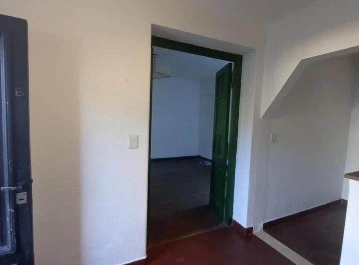 Alquiler PH 2 ambientes con patio en Quilmes Oeste 4