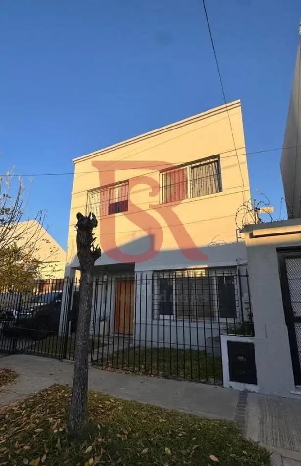 DN - Amplia casa 6 ambientes en excelente ubicacion, Quilmes!! 2