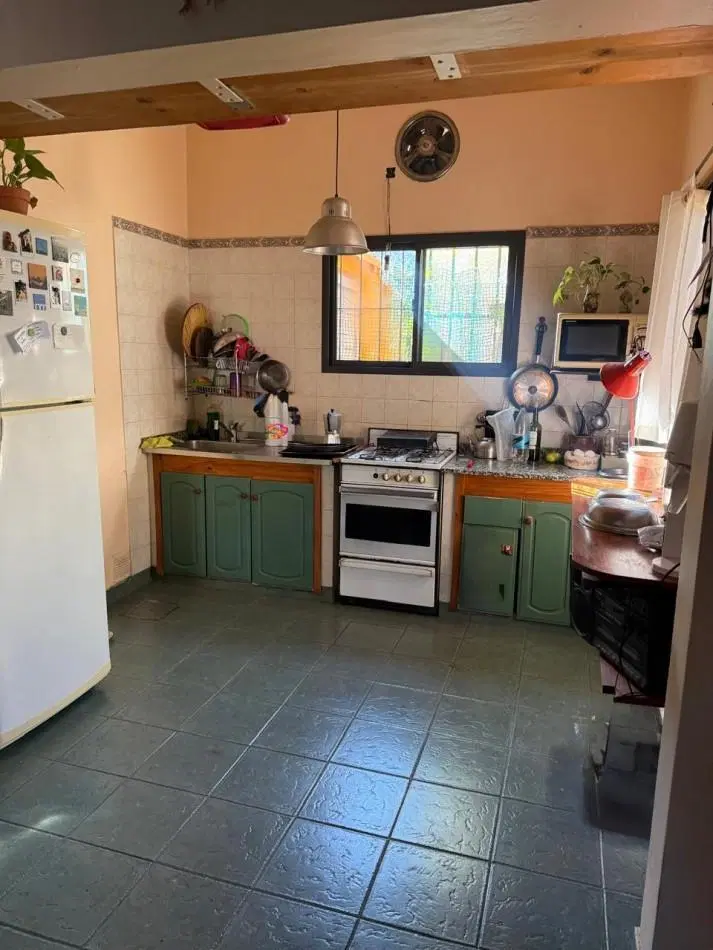 AJ - CASA 5 AMBIENTES QUILMES OESTE 3