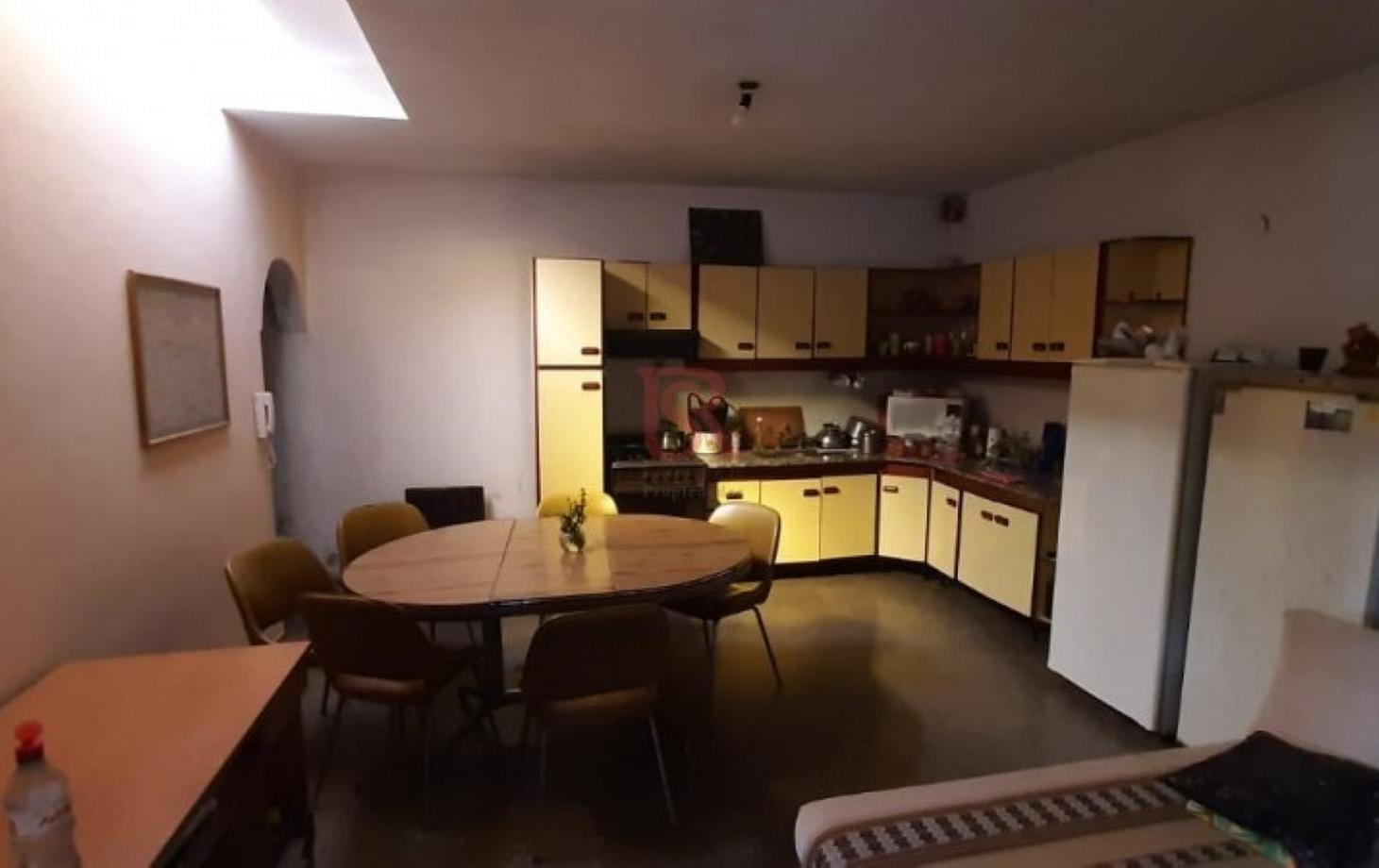 Foto de LP - Amplia casa en dos plantas en venta ubicada en Quilmes O, imagen 1