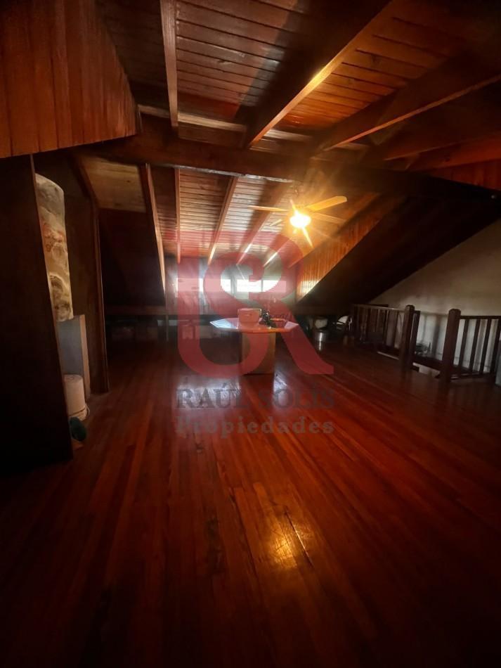 Foto de GZ-Casa de categoria cinco ambientes con Pileta, imagen 4
