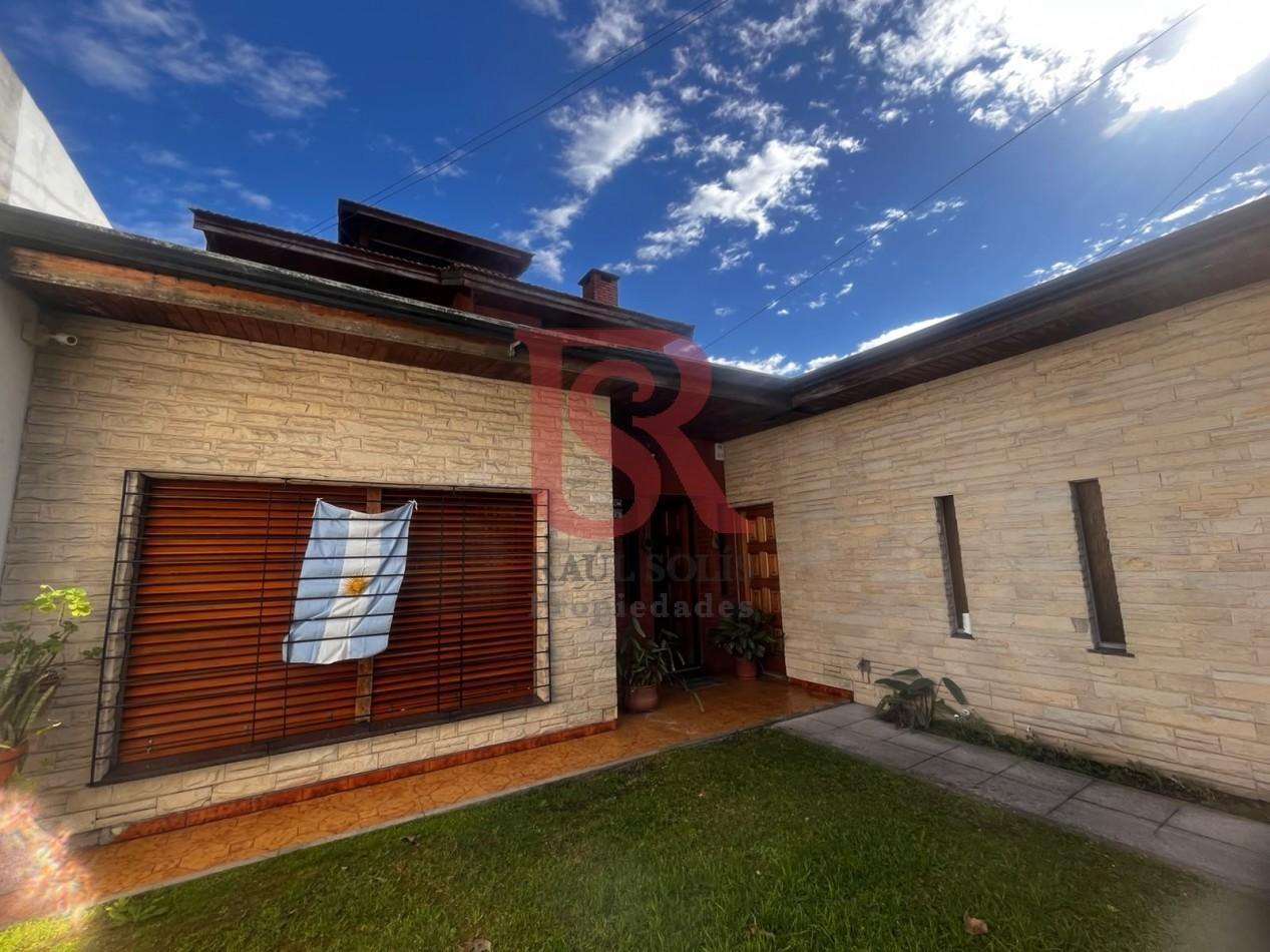 Foto de GZ-Casa de categoria cinco ambientes con Pileta, imagen 3