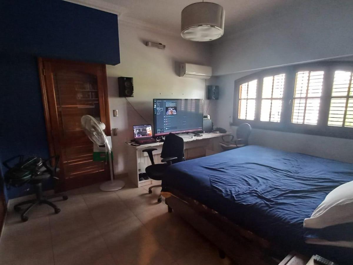 Blandengues 25, Vende Casa de 4 Dorm.. 3