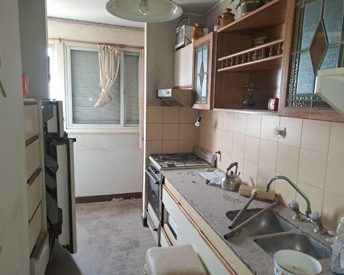 Zelarrayan 267, Vende Departamento de 2 Dorm. con Cochera. 1