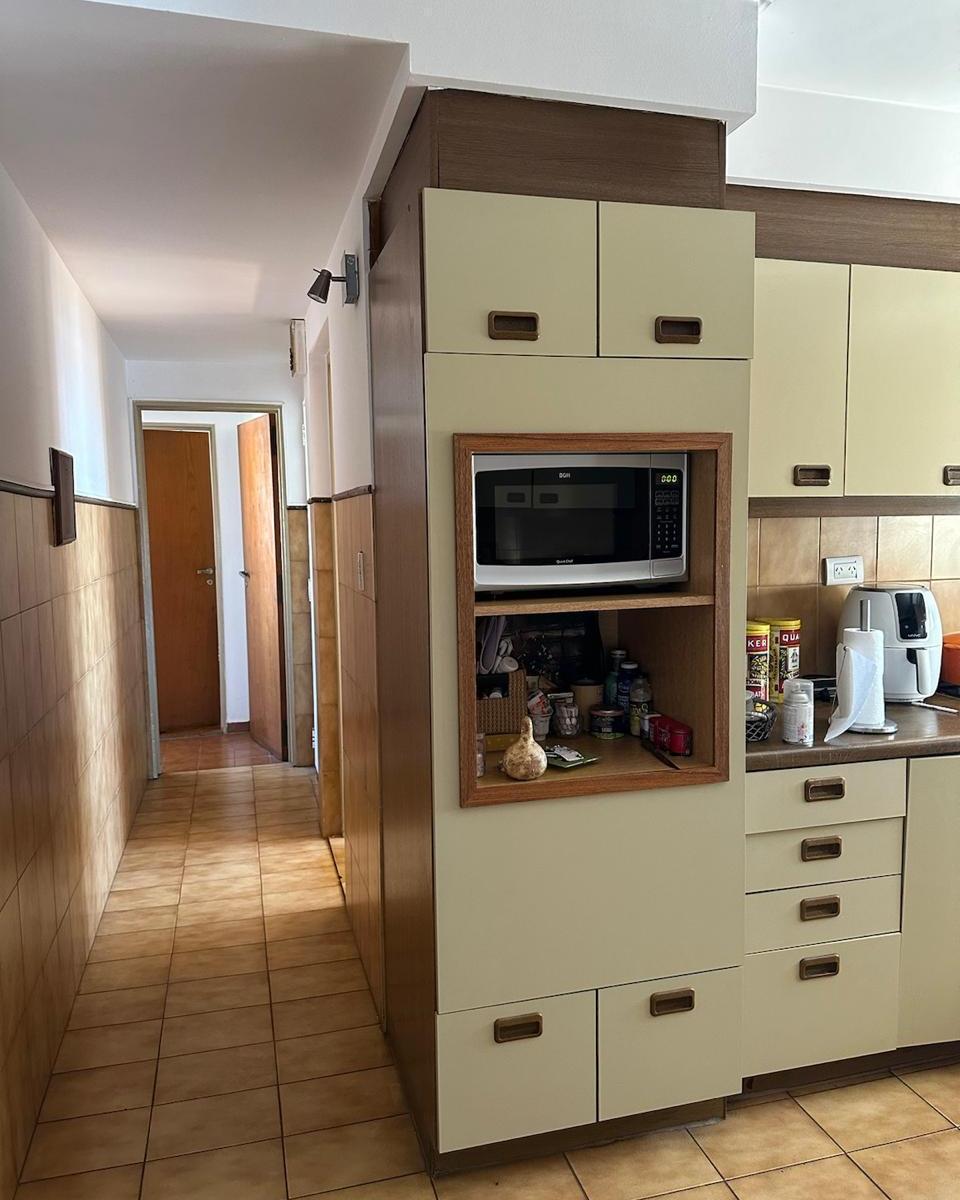 Alem 148, Vende Piso de Tres Dorm. con Cochera. 4