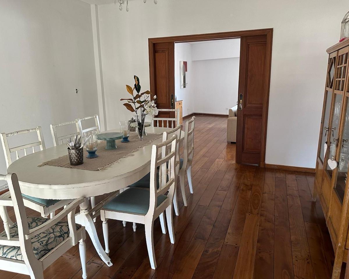 Alem 148, Vende Piso de Tres Dorm. con Cochera. 2