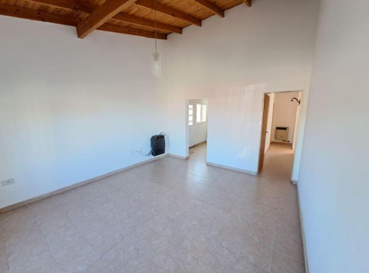 Viajantes del Sur, VENDE Casa de dos dormitorios. 5