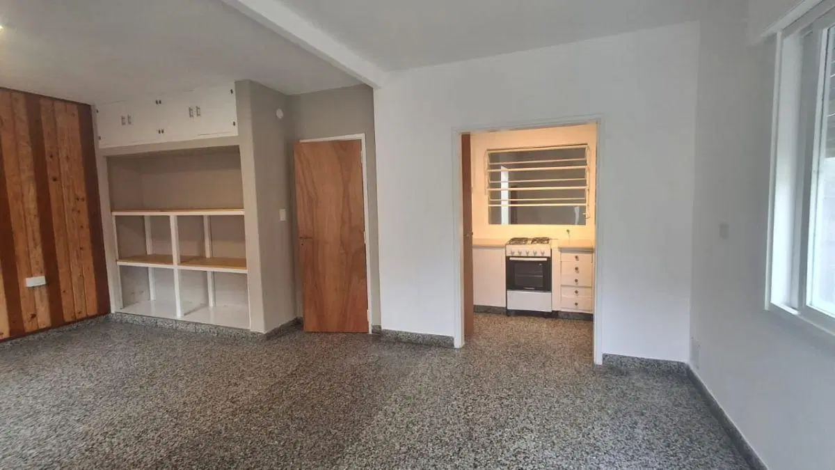 Santo Domingo 335, ALQUILA Casa interna de un dormitorio con cochera. 5