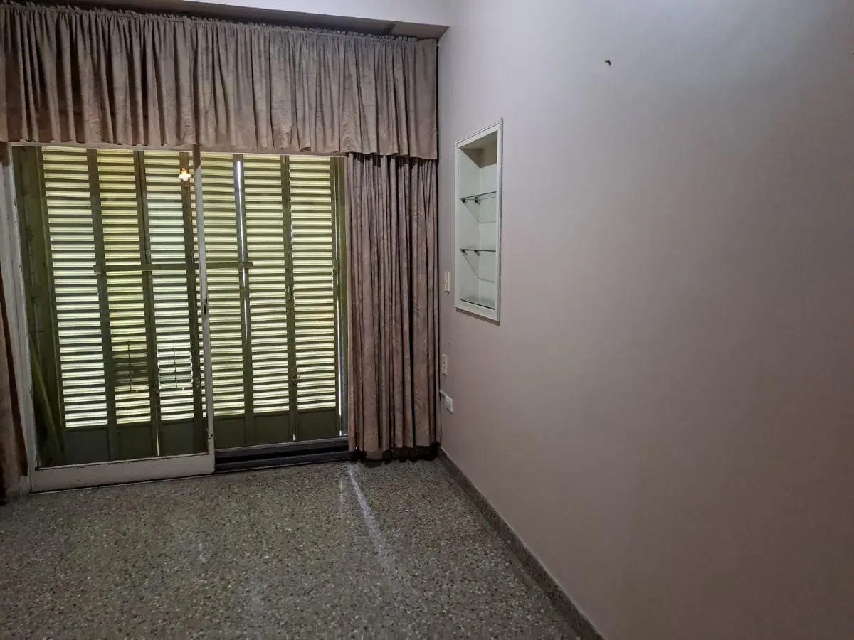 España 289, VENDE Casa en planta alta de dos dormitorios. 3