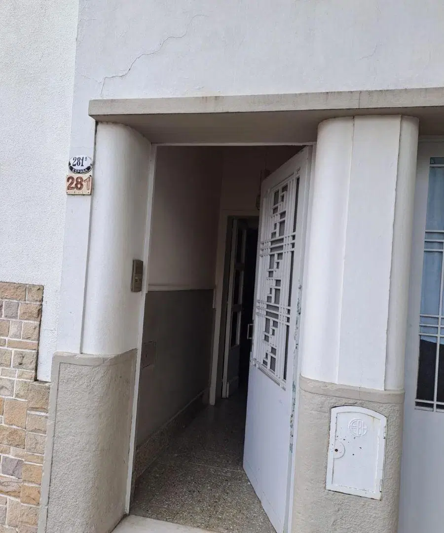 España 289, VENDE Casa en planta alta de dos dormitorios. 5