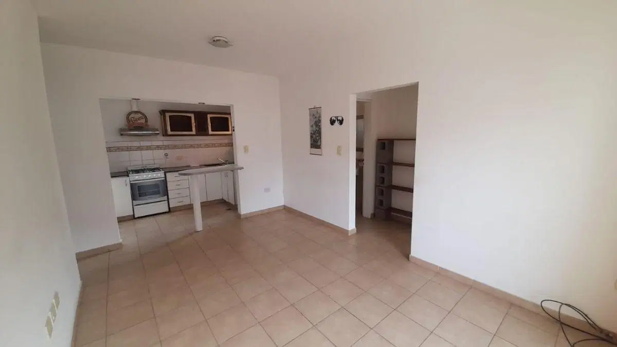 Soler 57, VENDE Departamento de un dormitorio con balcon. 2
