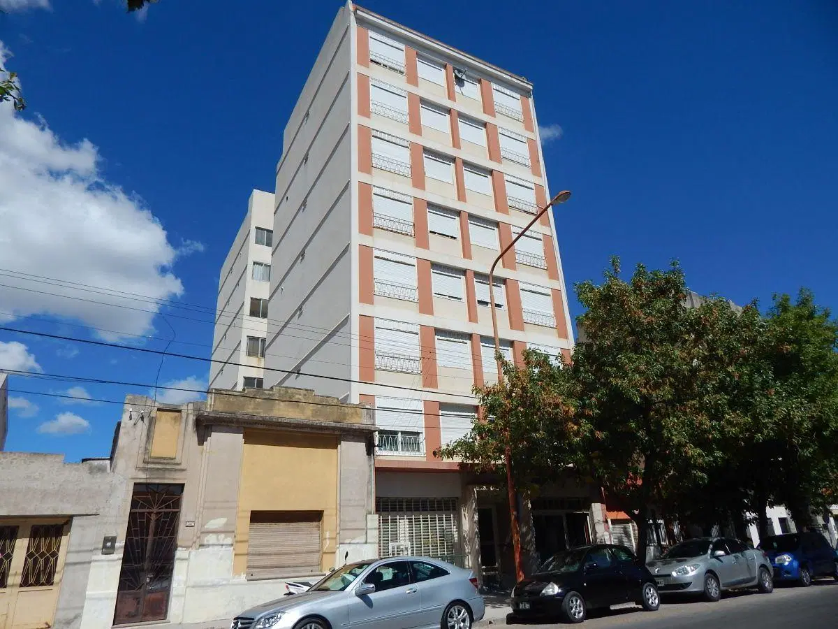 Yrigoyen 633, ALQUILA Departamento de dos dormitorios. 1