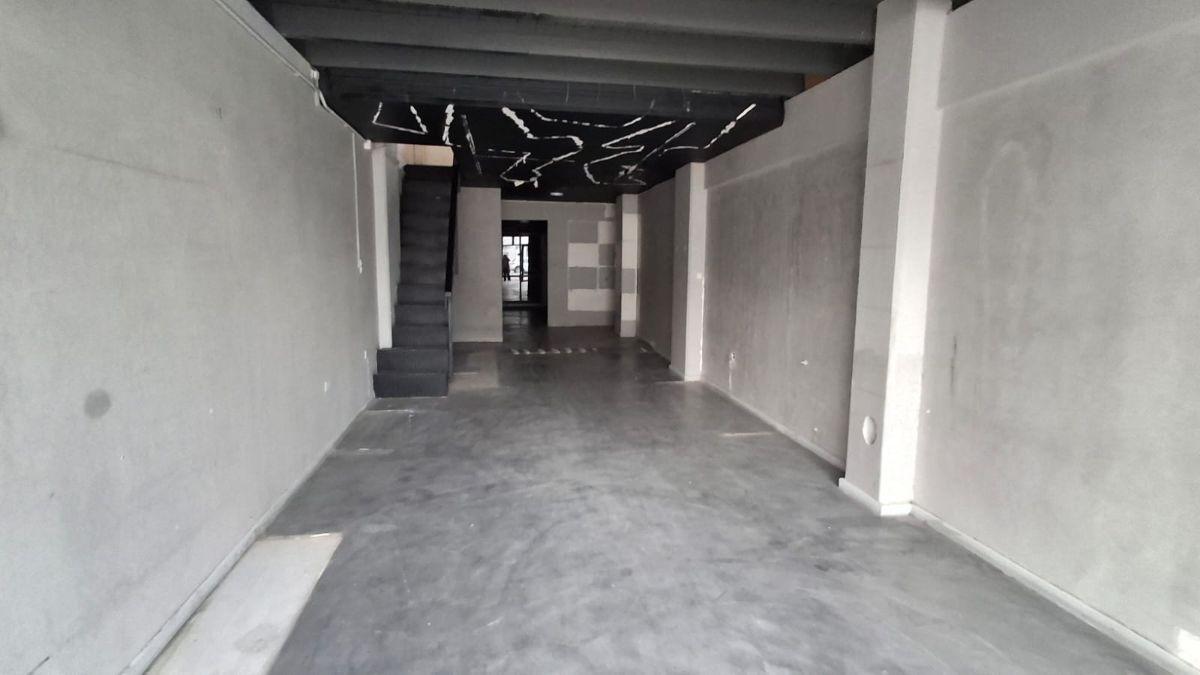 Foto de Alem 681, ALQUILA Local comercial., imagen 2