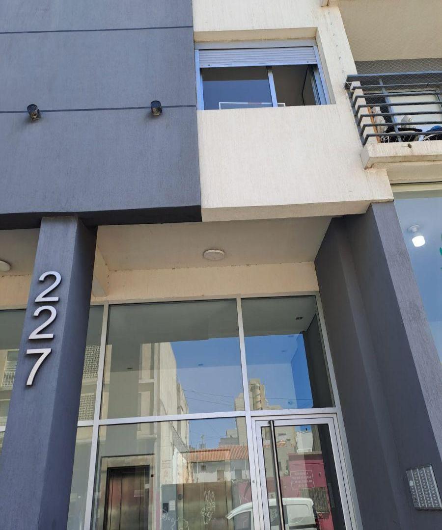 Gorriti 227, ALQUILA Departamento de un dormitorio con balcon.