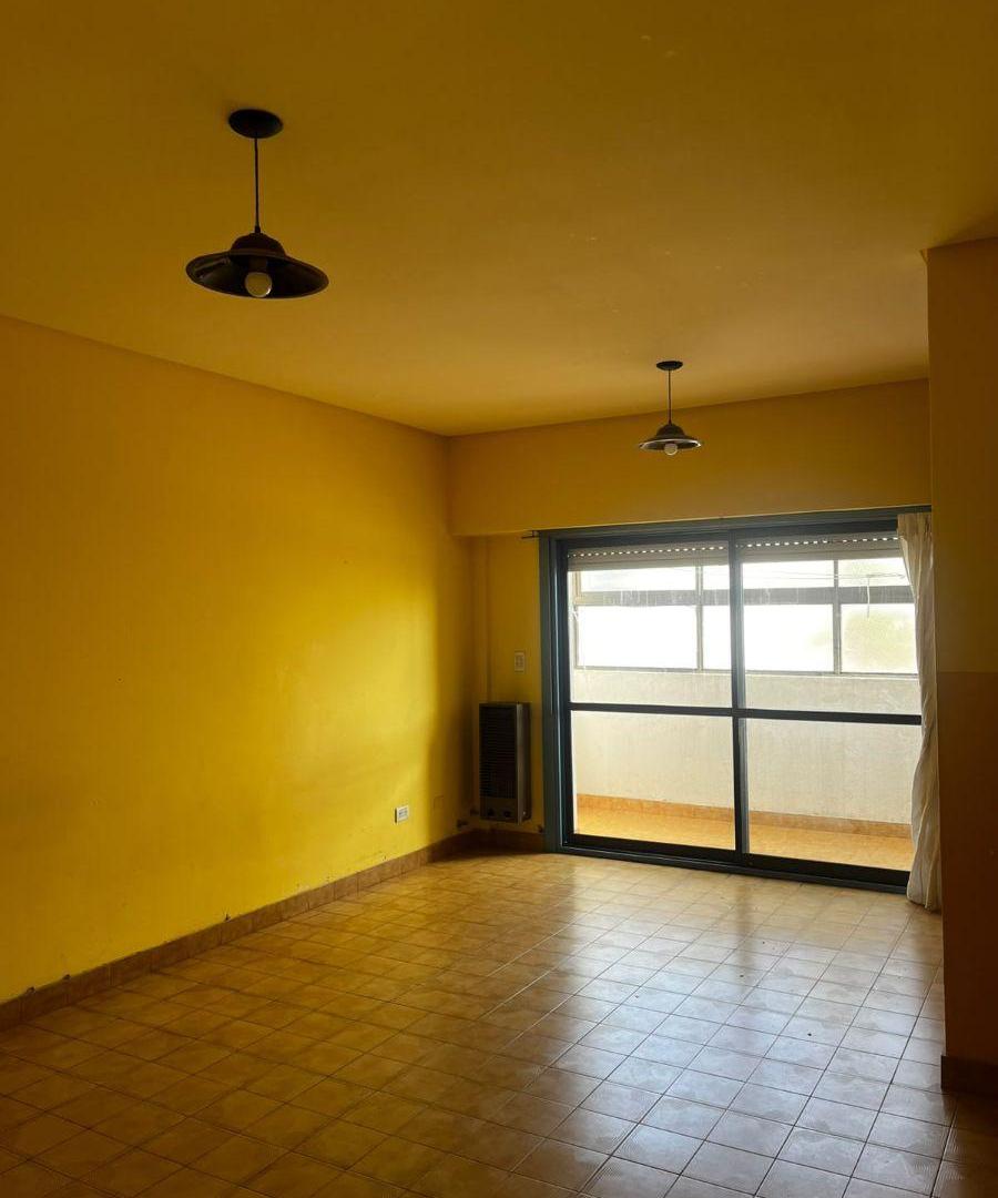 Foto de San MARTIN 541, VENDE Departamento funcional con cochera., imagen 4