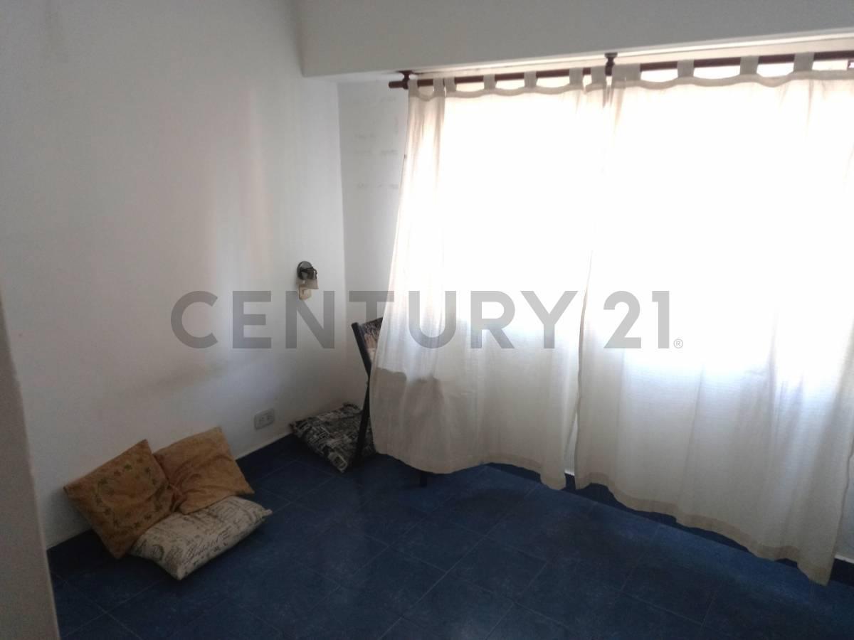 Venta en Bloque 2 PH con Patio, Terraza y Cochera en San Andres 5