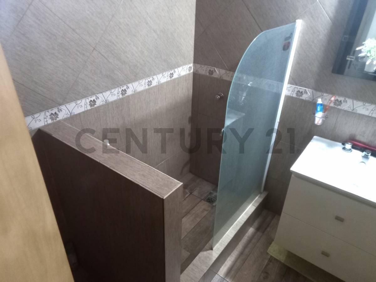 Venta en Bloque 2 PH con Patio, Terraza y Cochera en San Andres 3