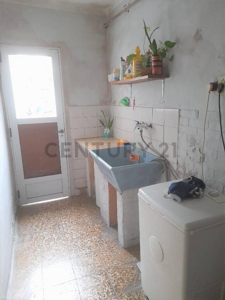 Foto de Venta PH 4 ambientes más departamento 2 amb. Independiente., imagen 2