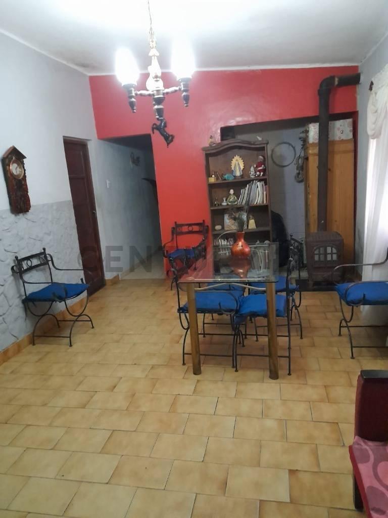 Venta PH 4 ambientes más departamento 2 amb. Independiente.