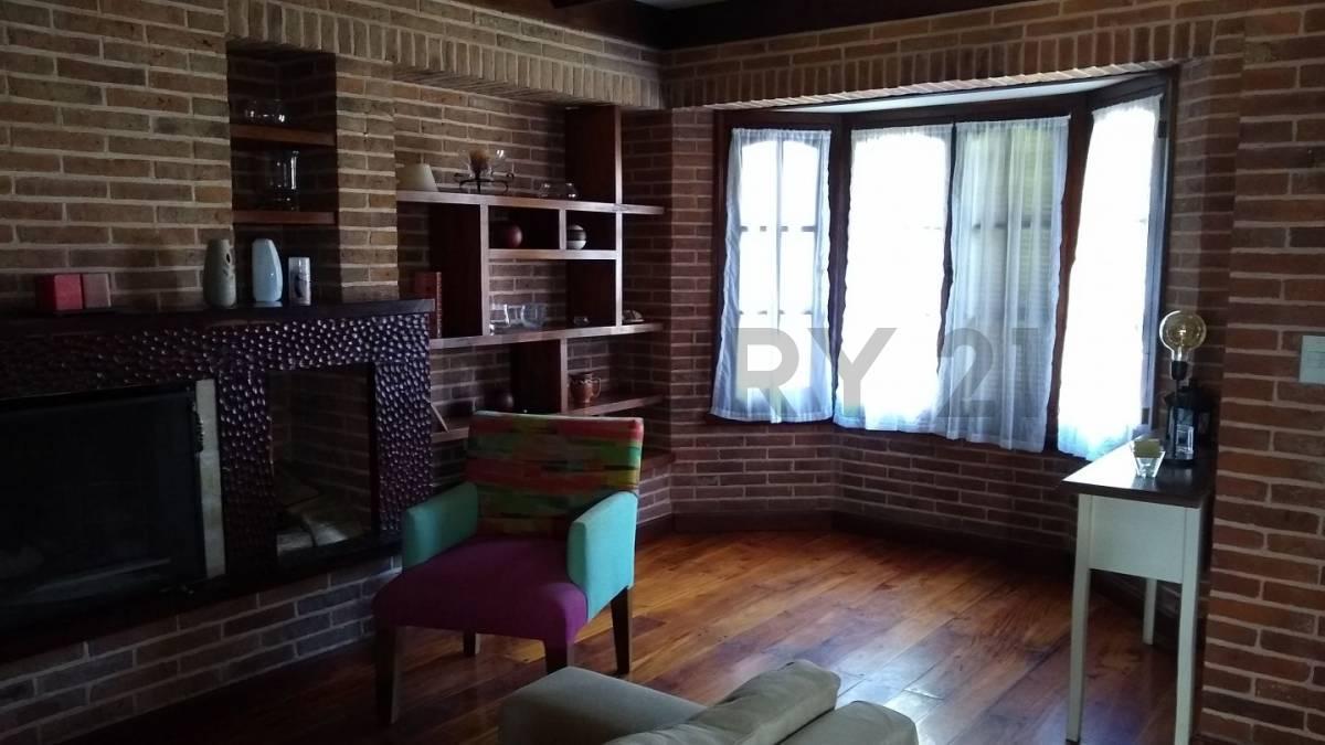 VENTA CASA DE 5 AMBIENTES en RAMOS MEJIA