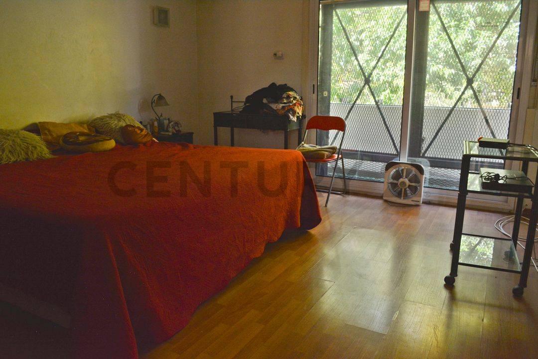 Venta Casa de 3 Habitaciones con Pileta Climatizada. Mataderos 2