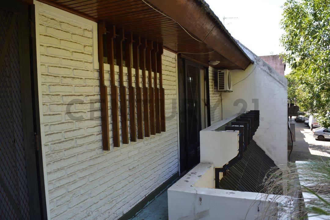 Venta Casa de 3 Habitaciones con Pileta Climatizada. Mataderos 5