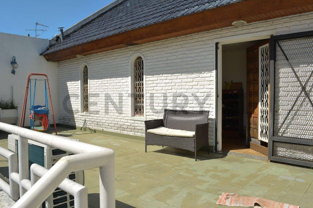 Venta Casa de 3 Habitaciones con Pileta Climatizada. Mataderos 3