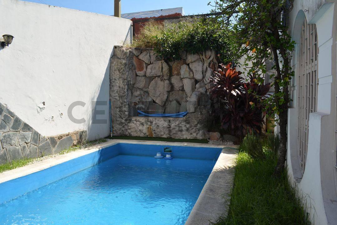 Venta Casa de 3 Habitaciones con Pileta Climatizada. Mataderos 4