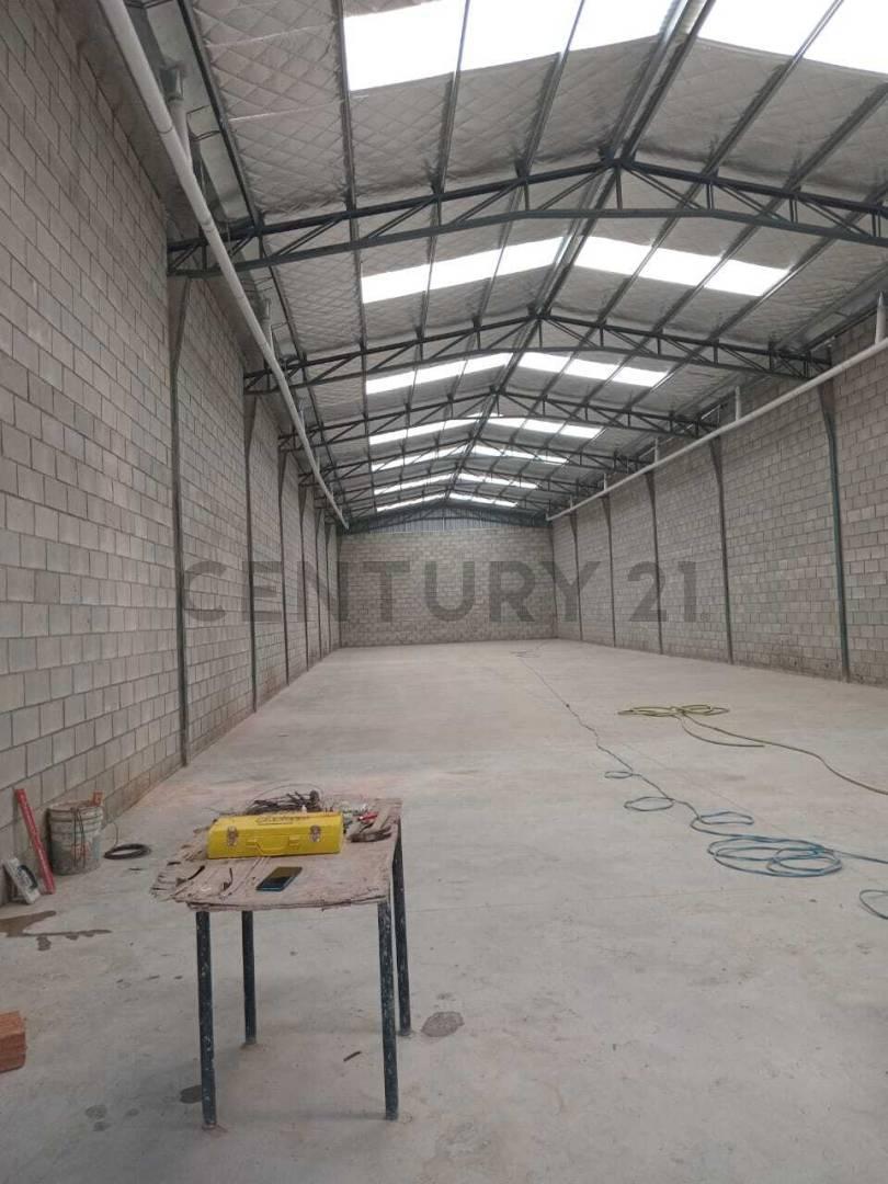 Galpón de 400 m Cuadrados en Venta en El Centro de Canning 4