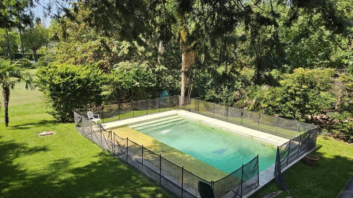 Hermosa Casa a La Venta en Barrio Saint Thomas Este en Canning - 6 Ambientes con Piscina y Parque 4