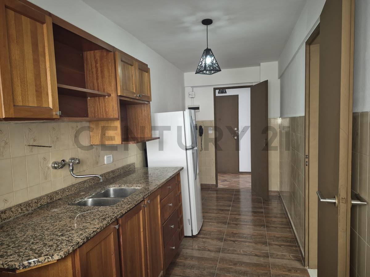 En Venta Departamento 3 Ambientes con Dependencia en Monserrat. 5