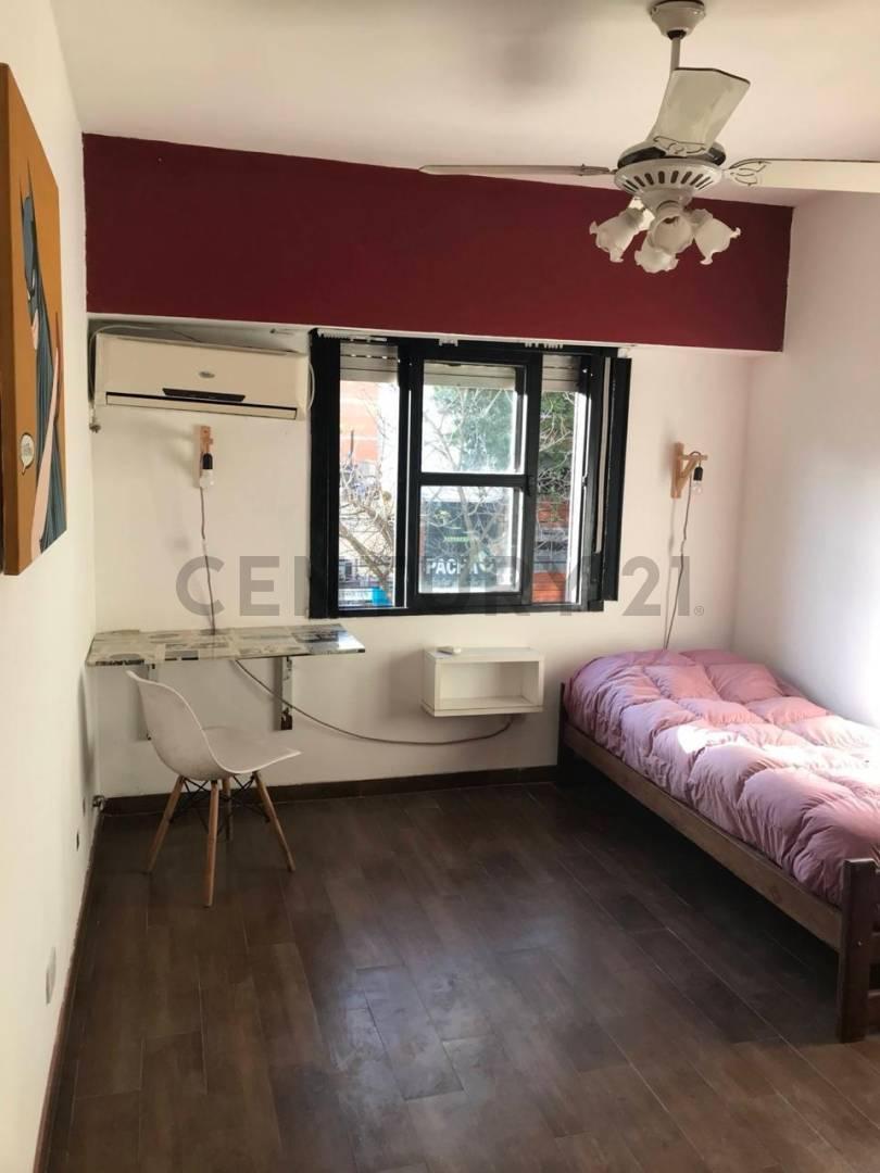 Departamento de 3 Ambientes con Balcon en Venta - Flores Norte 2