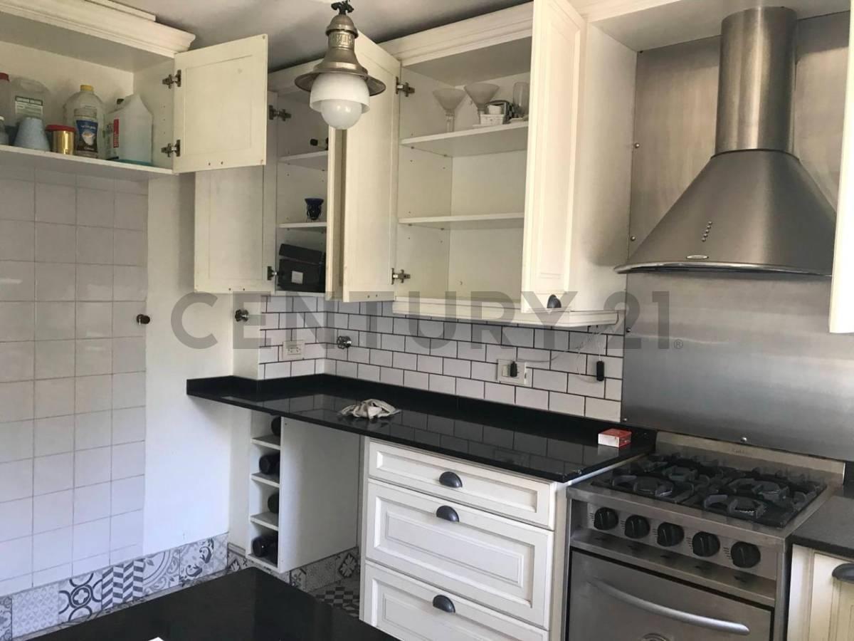 Departamento de 3 Ambientes con Balcon en Venta - Flores Norte 5