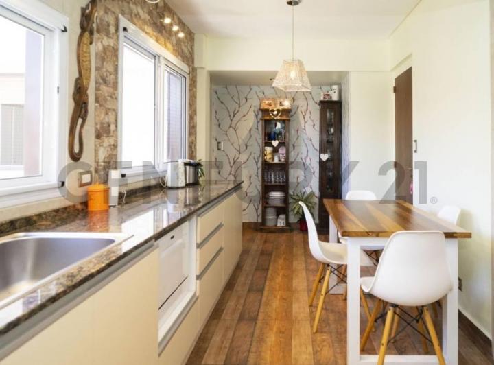 Foto de Venta Departamento 4 amb. con Balcón Terraza., imagen 3