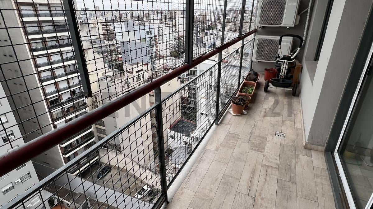 Venta 4 ambientes con cochera. Plaza Irlanda. Balcón