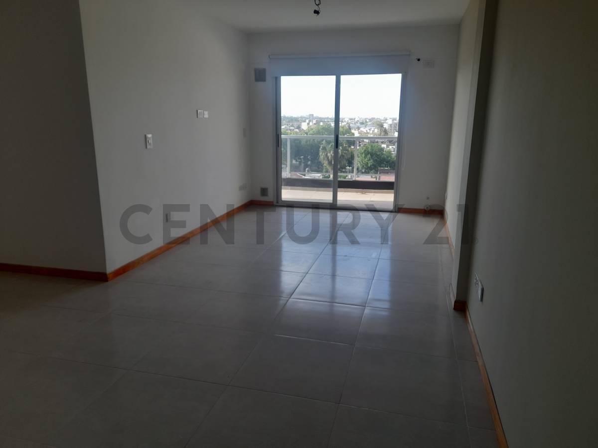 DEPARTAMENTO DE 3 AMBIENTES EN EL CENTRO DE SANTOS LUGARES