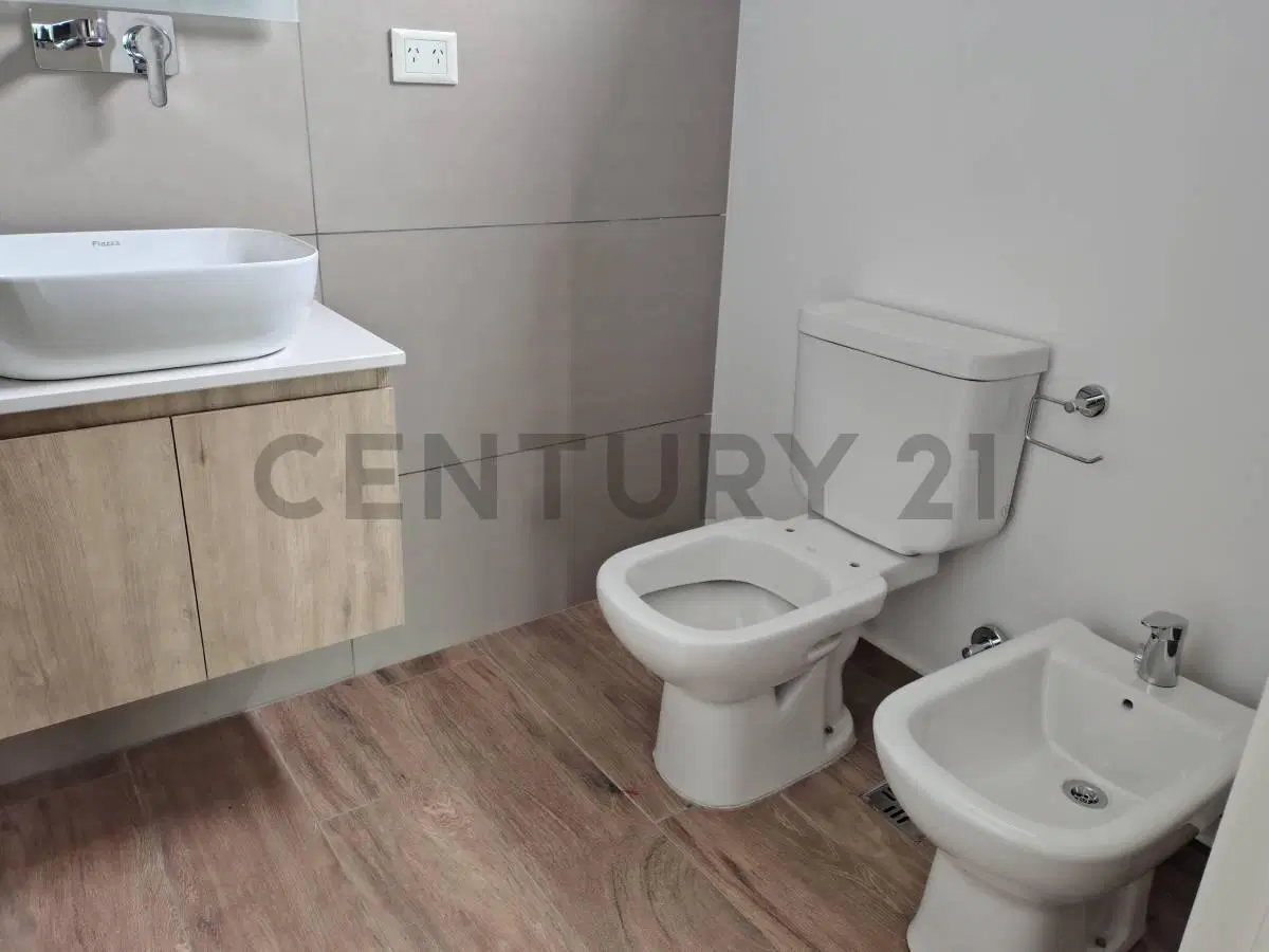 Divino departamento de 3 ambientes con balcon terraza y  toilette en Construccion en Saavedra 8