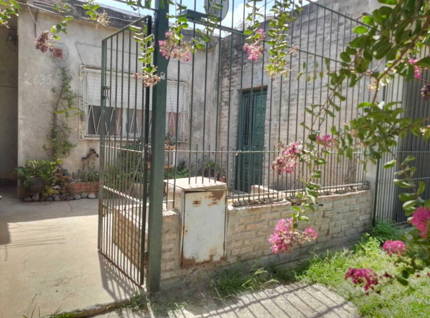 Casa 4 ambientes con jardín en Pontevedra, Partido de Merlo