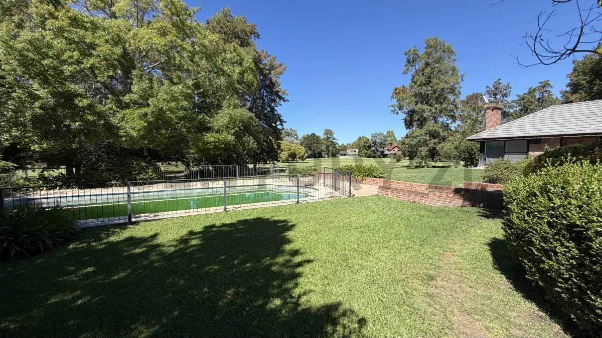 Venta Casa Los Cardales Country Club. Doble Lote al Golf. 5