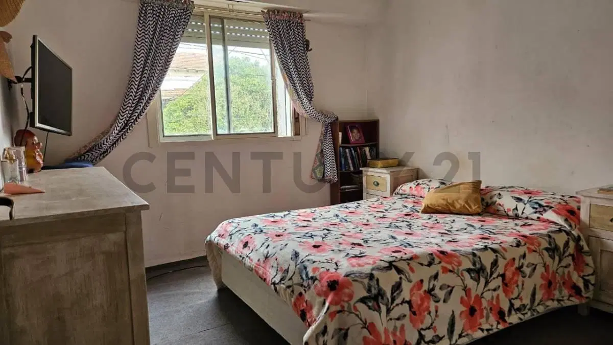 Casa Dúplex con cochera y jardín de 5 ambientes en Villa Maipú, San Martin 5